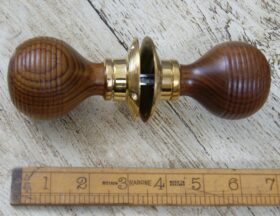 Door Knob Set Beehive Teak / Brass 50mm
