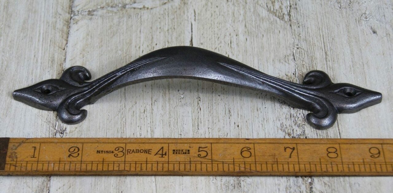 Pull Handle Fleur De Lys Cast Antique Iron 230mm (unequal) TBD