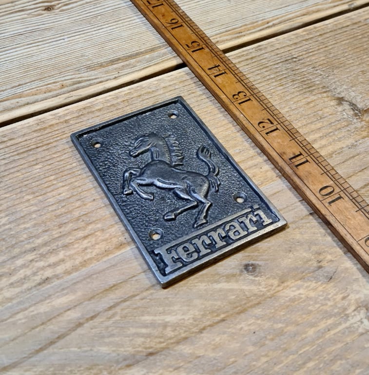 Plaque FERRARI Cast Antique Iron 95mm x 68mm - Image 2