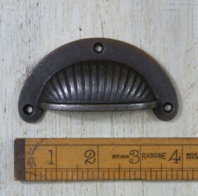 Cup Handle Ridged Design Cast Antique Iron 95mm (IMDRP1)