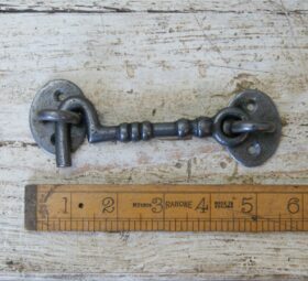 Cabin Hook & Staple Shed Cast Antique Iron 100mm