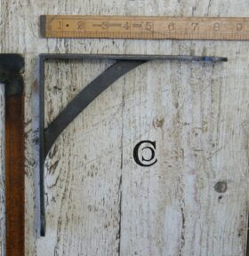 Shelf Bracket GALLOWS Penny End Cast Antique Iron 205mm x 205mm