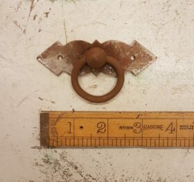 NLA Ring & Decorative Plate Handle Horizontal Rust