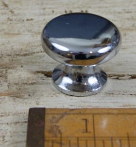 Knob Plain Shaker Cast shiny Chrome on Iron 35mm Diameter M4
