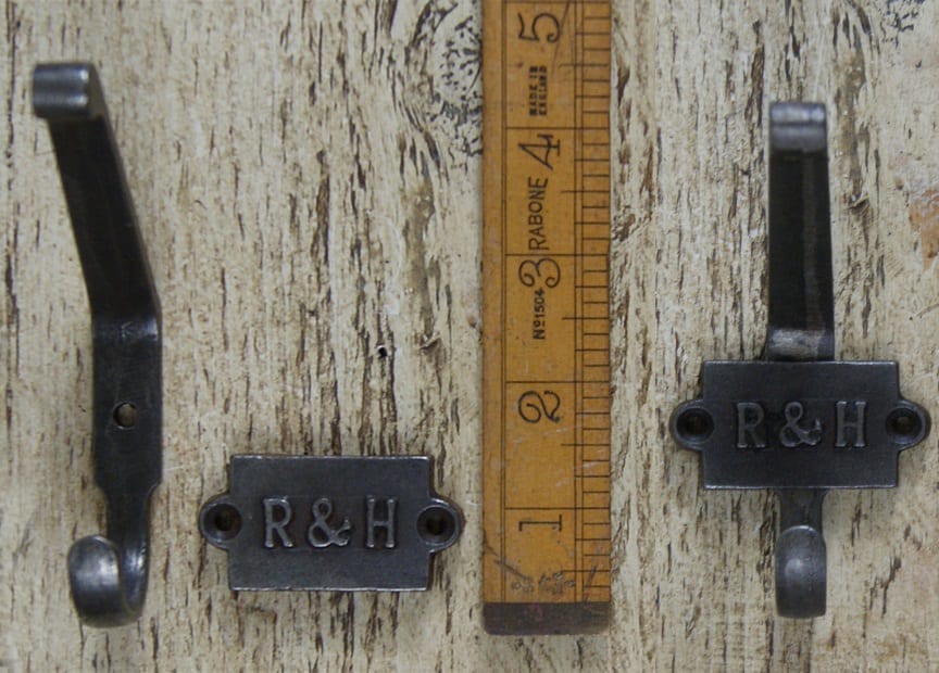 Coat Hook Double R & H 2- Part Cast Antique Iron 110mm - TBD