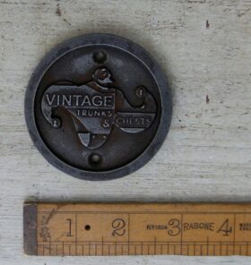 Plaque VINTAGE TRUNKS & CHESTS Logo Antique Iron 70mm x 80mm TBD