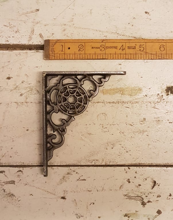Shelf Bracket COBWEB Design Cast Antique Iron 100mm x 130mm - Image 2