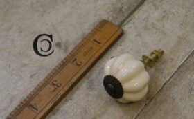 Knob Ceramic Off White & Backplate FILIGREE Antique Iron 127mm