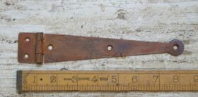 Strap Hinge Flat Penny End Rust 180mm (AF057A)