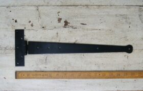 Tee Hinge Light Duty Penny End Hand Forged 400mm Beeswax - TBD