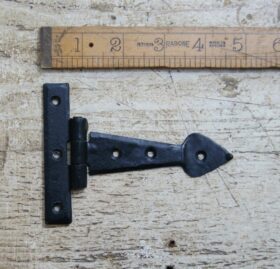 Tee Hinge Hand Forged Spearhead Black Beeswax 115mm