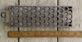 Air Brick Trivet HONEYCOMBE Cast Antique Iron Single 234mm x 79mm