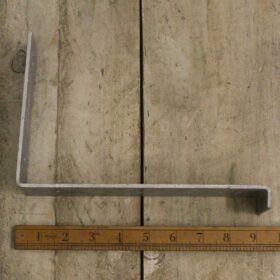 Shelf Bracket UTILITY Medium Duty Angle Galv Lip 150mm x 225mm