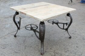 Dining Table with 4 swivel Seats LOMBARD Childs Picnic Cast Iron