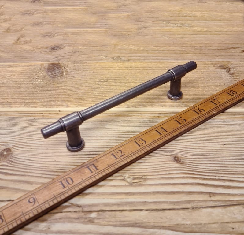 Bar Handle Cast Antique Iron KETTLEWELL 180mm - Image 3