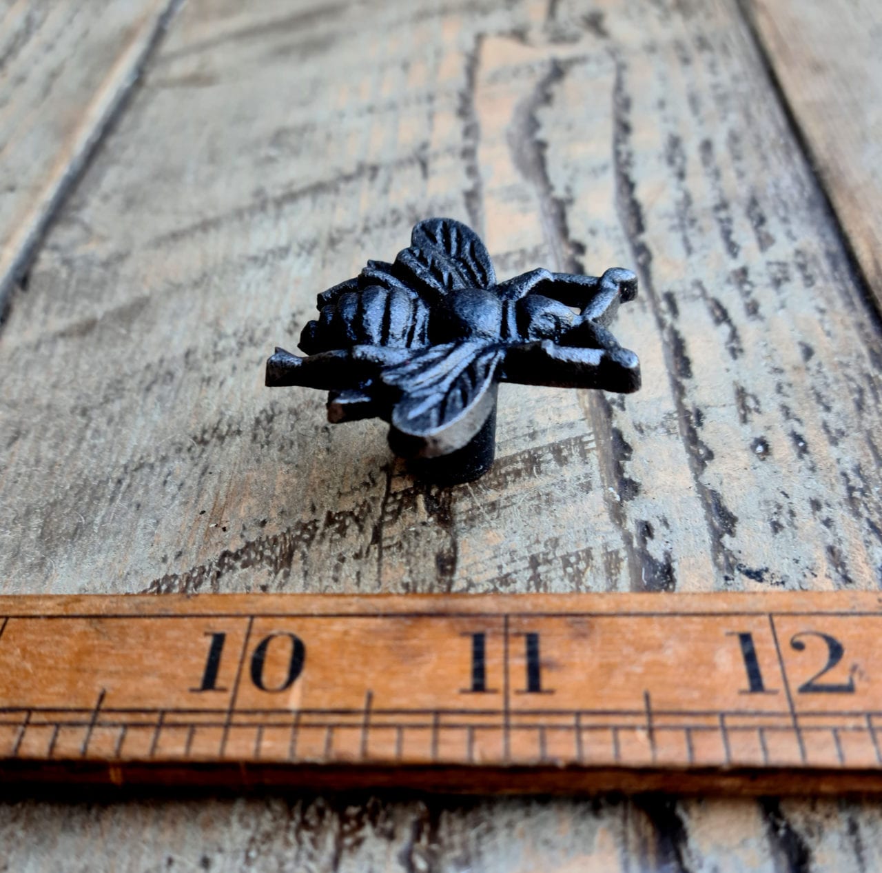 Knob Cupboard BEE Design Cast Antique Iron 28mm - Image 2