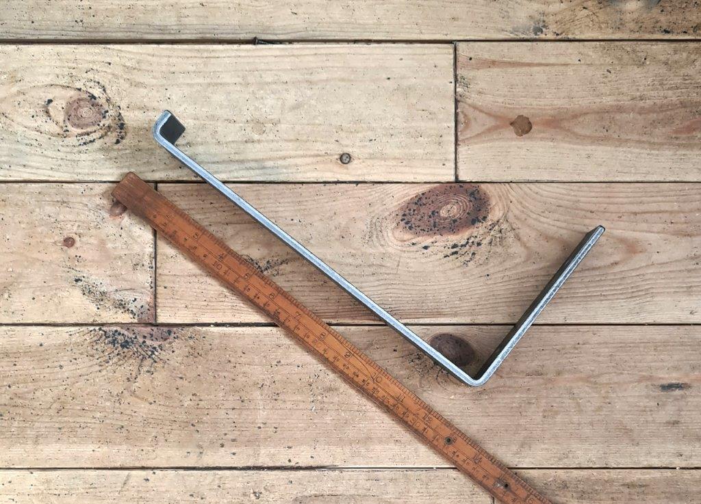 Shelf Bracket Utility Lipped MARSH Antique Iron 155mm x 305mm - Image 3
