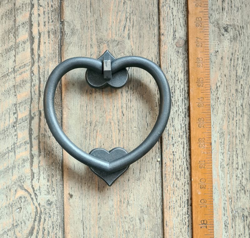 Door Knocker LOVE HEART Shape Heart Strikers Antique Iron 150mm - Image 2