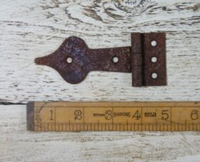 Spearhead Tee Hinge Rust 100mm (AF040)
