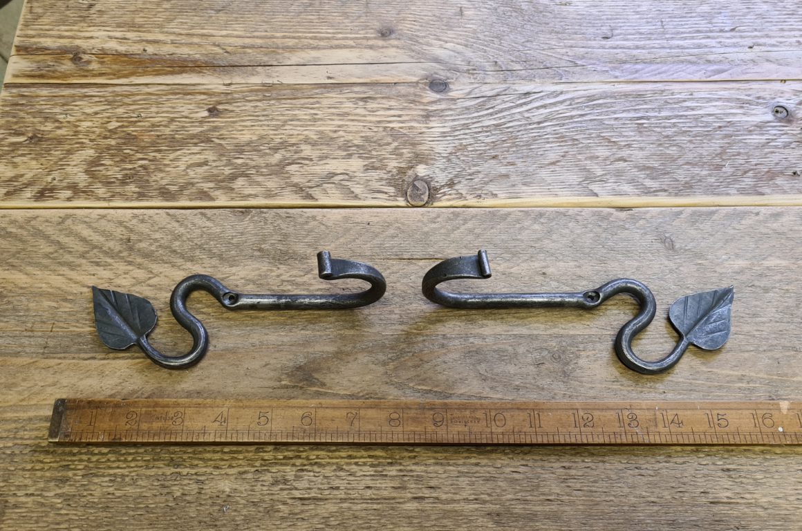 Left Hand Gothic Leaf Hook Hand Forged Antique Iron 190mm - Image 2