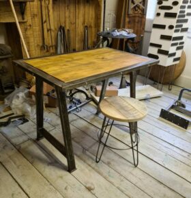 Table Surround Frame 25mm H x 50mm Box Section 610mm x 914mm