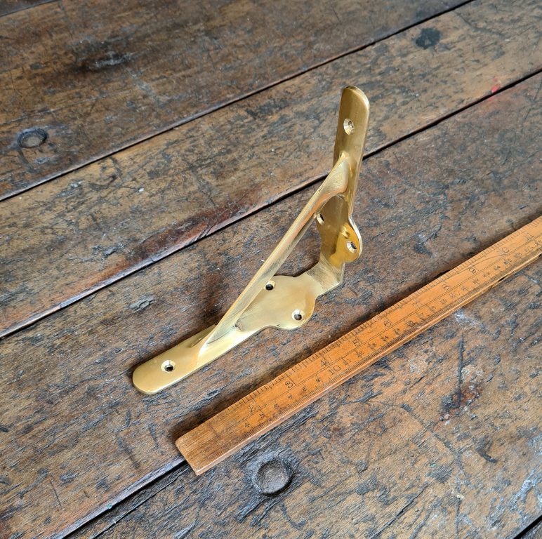 Shelf Bracket GALLOWS Plain Lugs Polished Brass 150mm x 150mm - Image 5