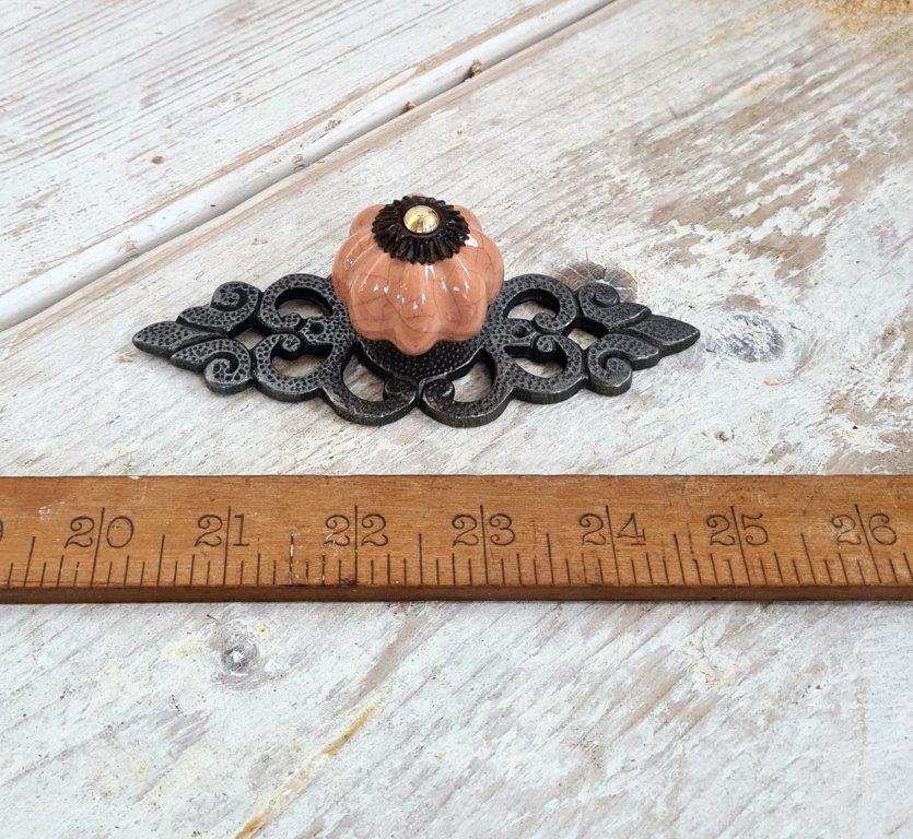 Knob Ceramic Magenta & Backplate FILIGREE Antique Iron 125mm TBD - Image 2