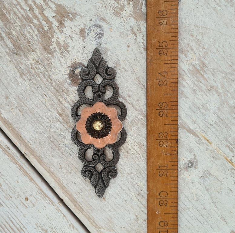Knob Ceramic Magenta & Backplate FILIGREE Antique Iron 125mm TBD
