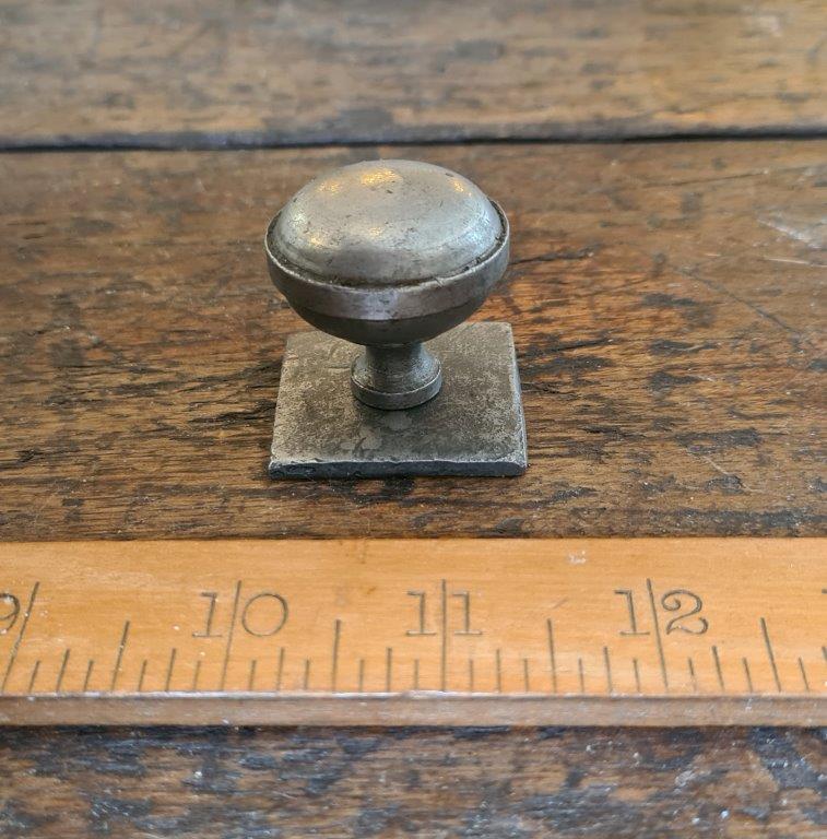 Knob and Square Back Plate BRAMLEY Antique Iron 35mm Diameter - Image 2