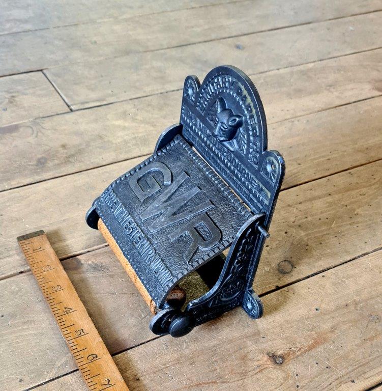 Toilet Roll Holder with Lid GWR Cast Antique Iron 150mm - Image 3