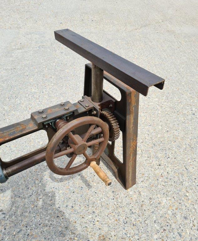 Table Underframe STONELEIGH Single Wheel Cast Iron 711mm - Image 2