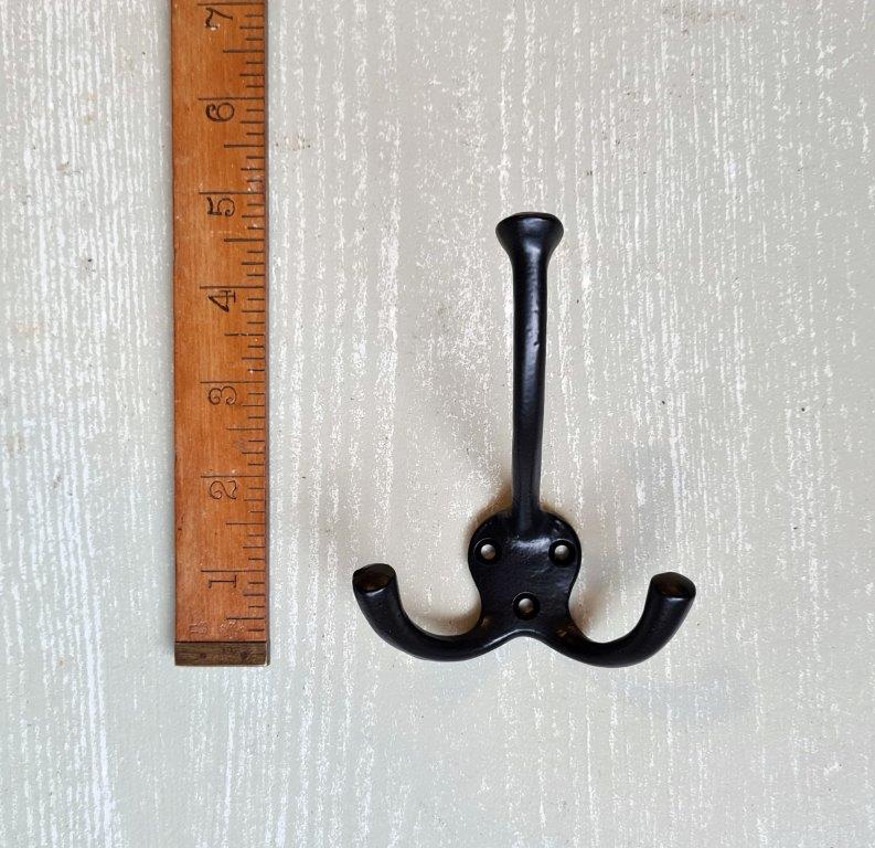 Triple Hook Plain Flat Top Black Epoxy 3 Hole 125mm - Image 3
