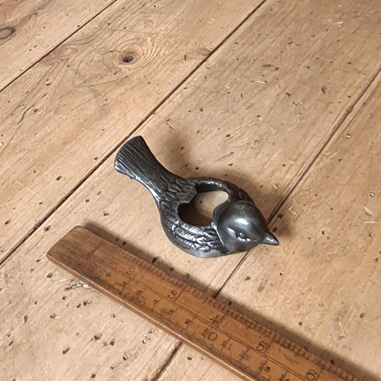 Bottle Opener Hand Held Bird FINCH Cast Antique Iron 102mm - Image 3