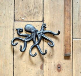 Multi Hook OCTOPUS Angled Head Cast Antique Iron 130 x 190mm
