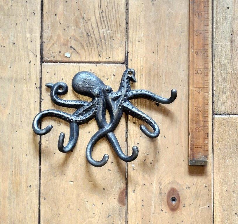 Multi Hook OCTOPUS Angled Head Cast Antique Iron 130 x 190mm