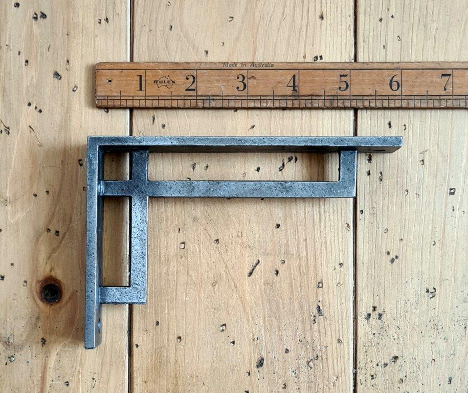 Shelf Bracket ART DECO MORRIS Cast Antique Iron 100mm x 150mm - Image 2