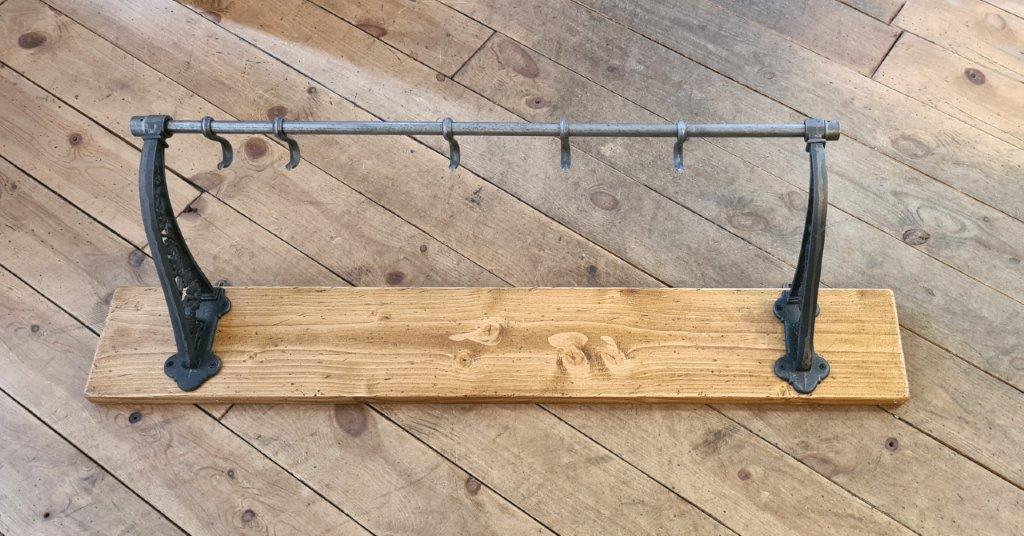 Wardrobe Coat Hanger Bracket FLOWERS Takes 15mm Rod Cast Iron 230mm - Image 4