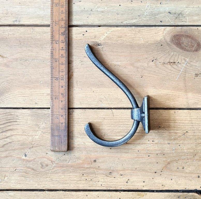 Coat Hook LINCOLN Cast Antique Iron 145mm - Image 2