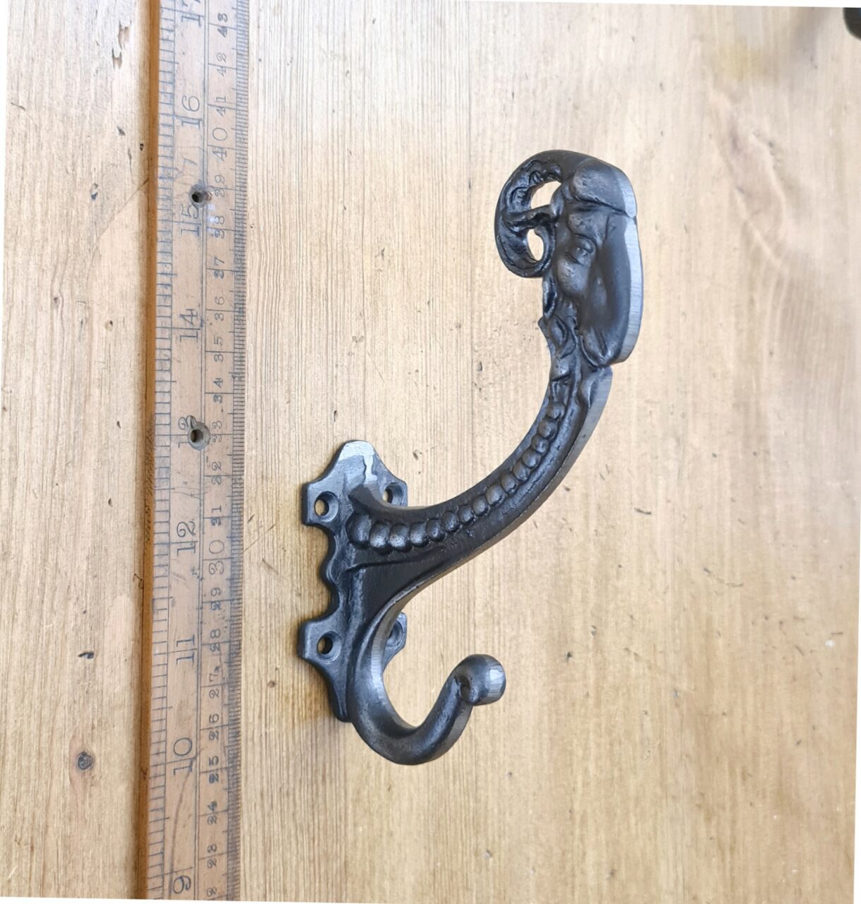 Hat & Coat Hook GEORGIAN RAMS HEAD 4 Hole Ant Iron 160mm x 100mm projection - Image 2