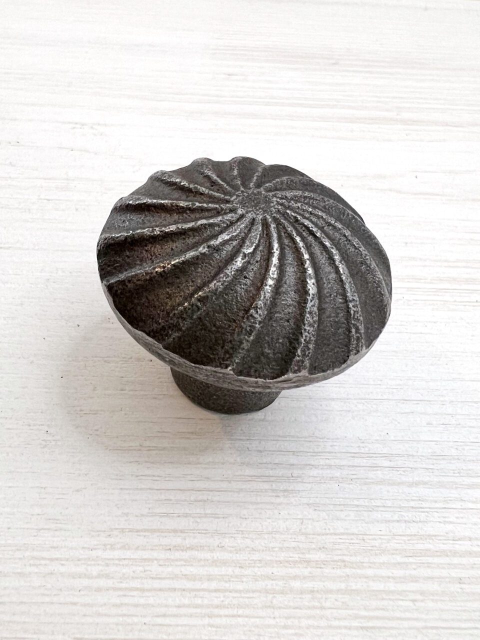 Knob Cupboard SWIRL Cast Antique Iron 38mm Large - Image 4
