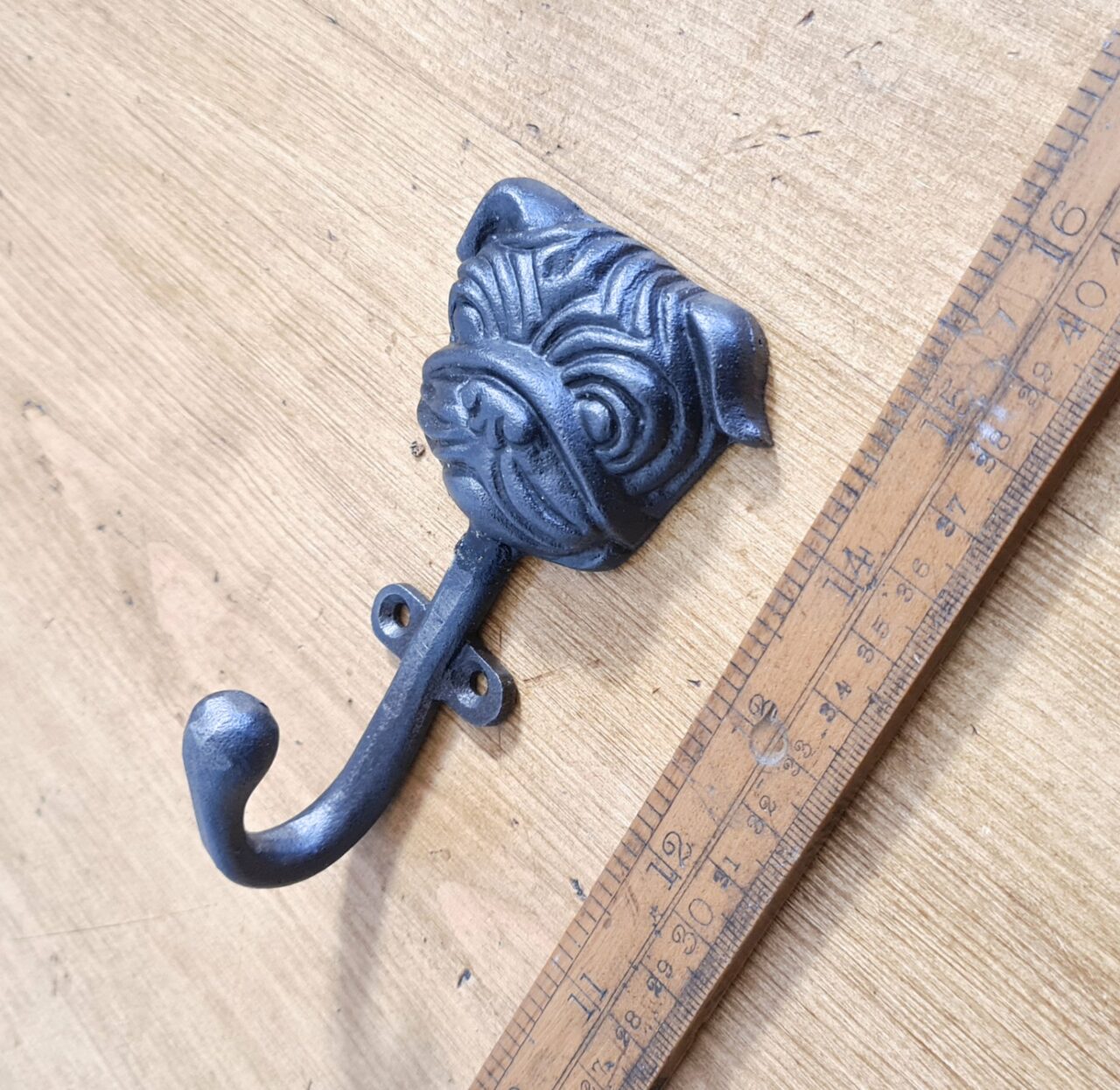 Coat Hook Singe BULLDOG FACE Cast Ant Iron 65 x 120mm - Image 2