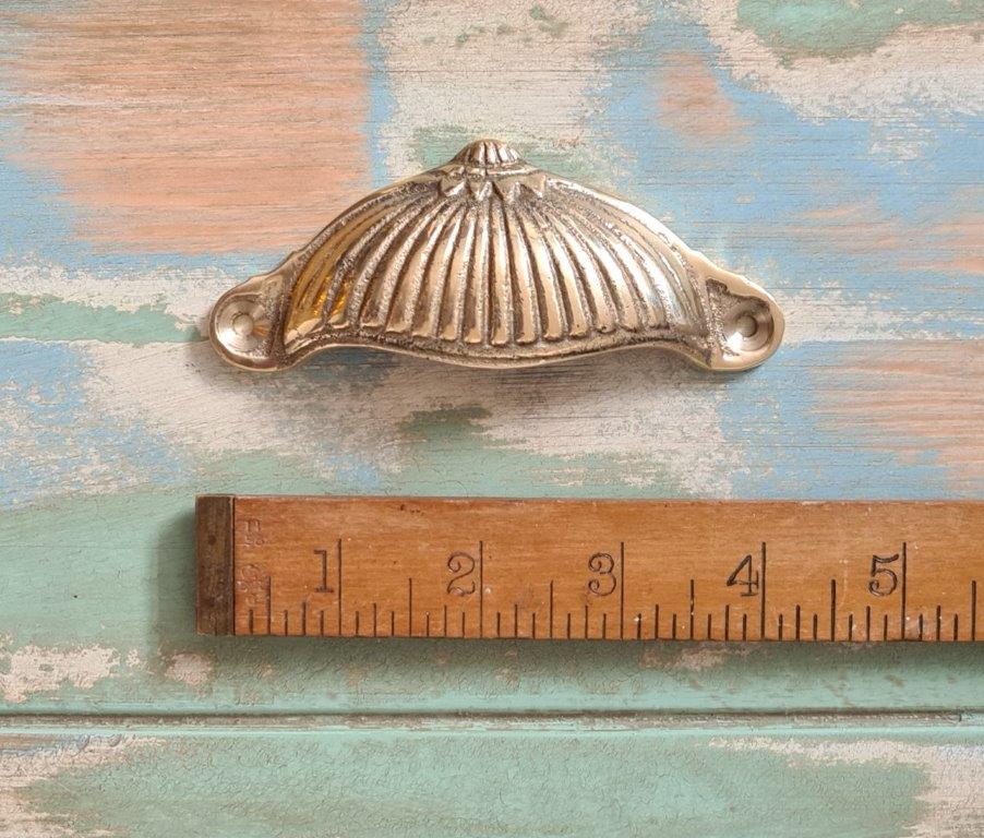 Cup Handle Ridged Sunrise Design Brass TERRANOVA 100mm - Image 3