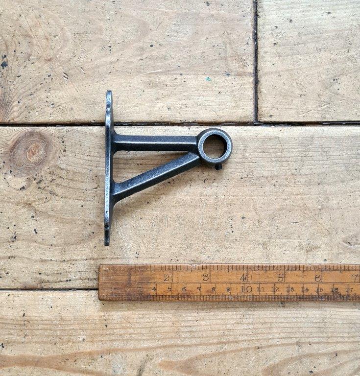 Hook Rail Tapestry Curtain Rail Bracket Solid Grub Screw Cast Ant Iron Takes 15mm Rod - Image 2