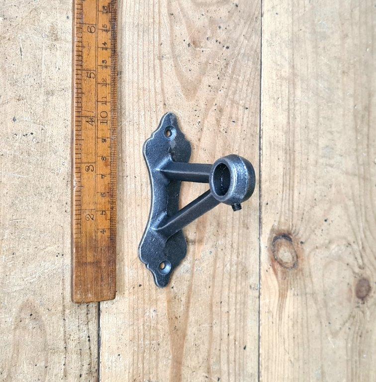 Hook Rail Tapestry Curtain Rail Bracket Solid Grub Screw Cast Ant Iron Takes 15mm Rod - Image 3