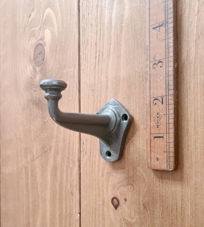 Flat top end LARDER Hook with Fin Support Antique Iron 70mm
