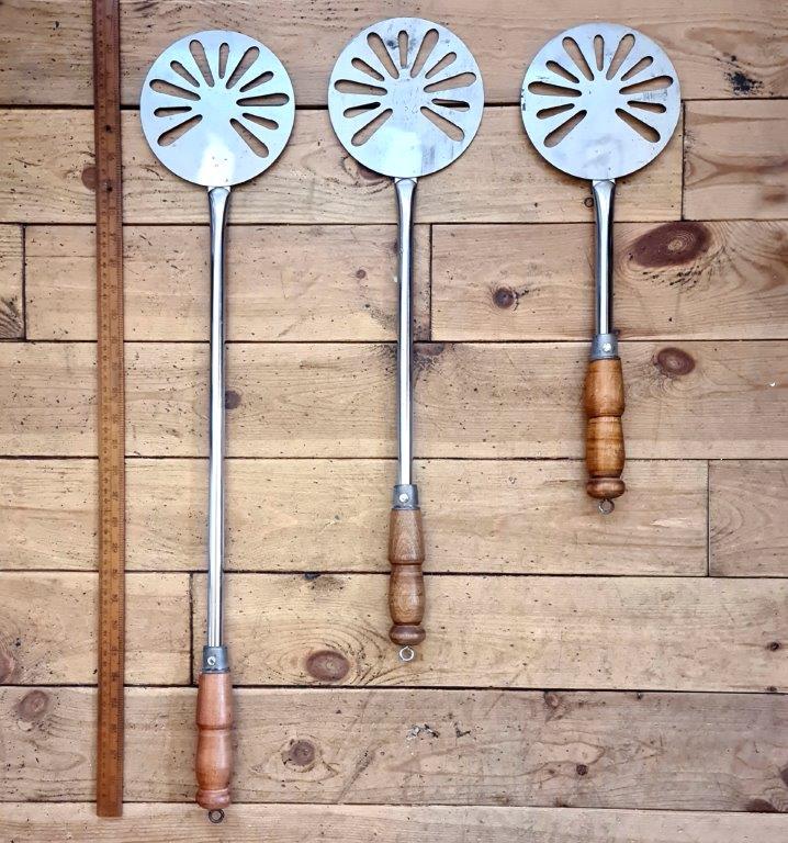 Pizza Spinner Paddle with Wooden Handle 600mm - Image 2
