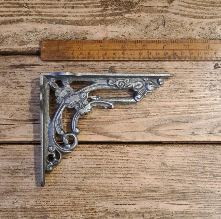 Shelf Bracket Victorian Flower Cast Antique Iron 125 x 150mm