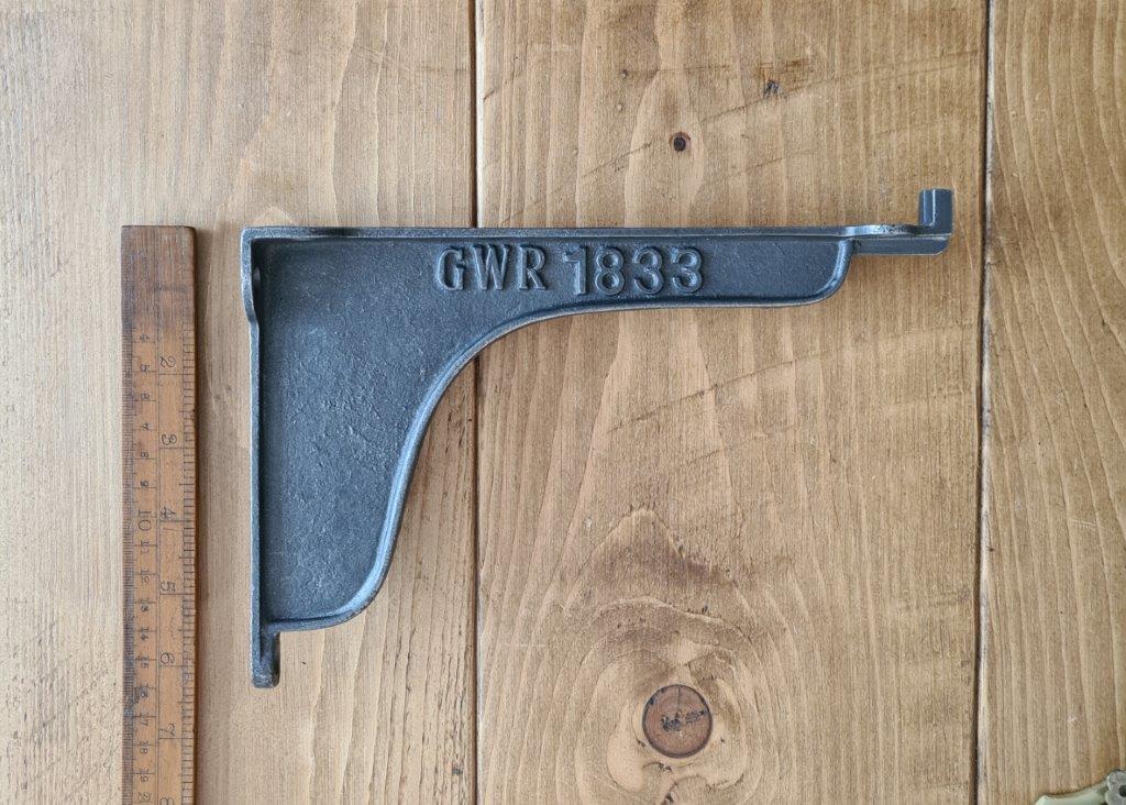 Shelf Bracket Lip Railway GWR 1833 Cast Antique Iron 230mm - Image 2