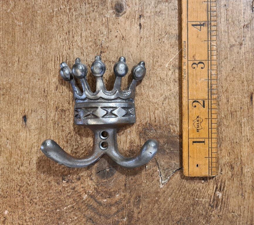 Double Robe Hook KING'S CROWN Small Cast Ant Iron 75 x 75mm