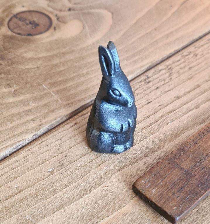 NEW STYLE Paperweight Ornament Rabbit Cast Antique Iron 45mm